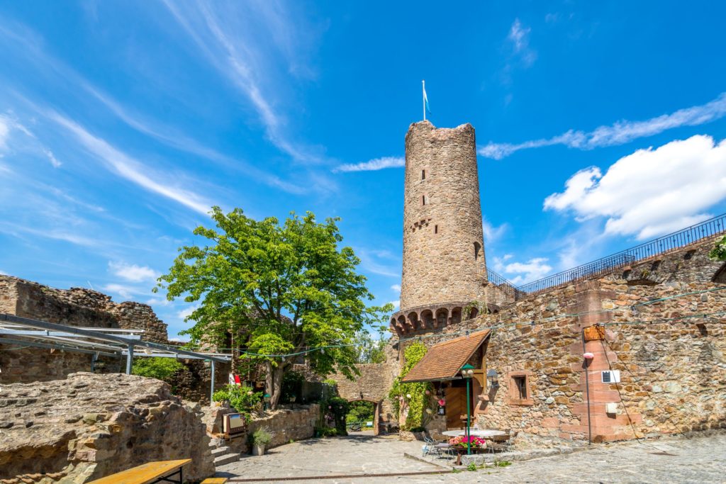 Burg Windeck, lizensiert bei Adobe Stock