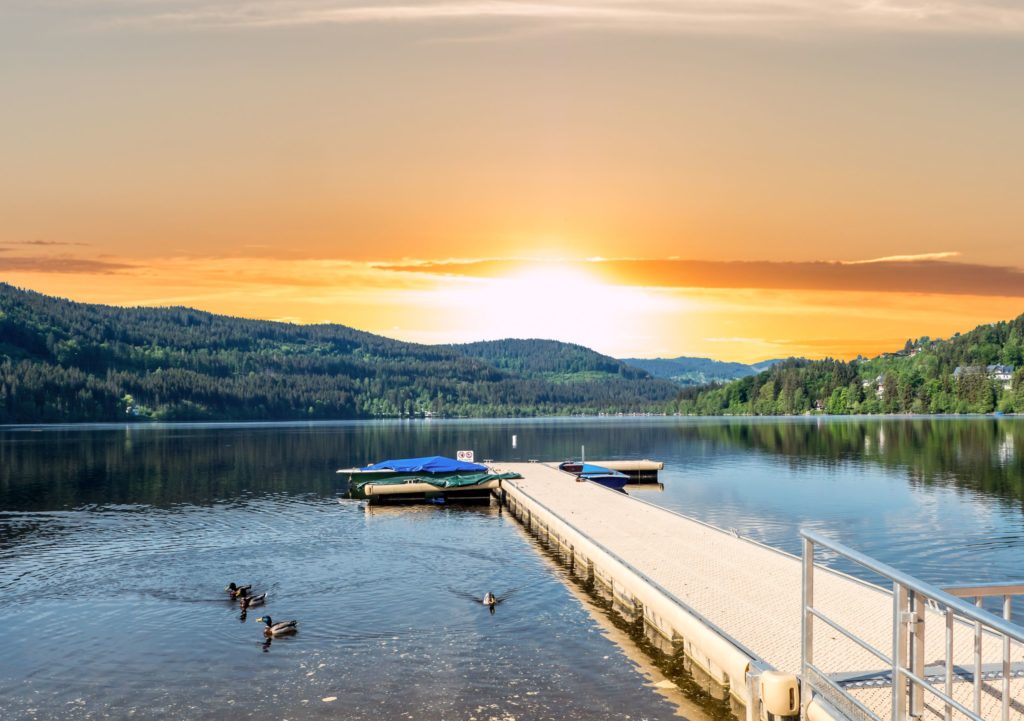Titisee, lizensiert bei Adobe Stock