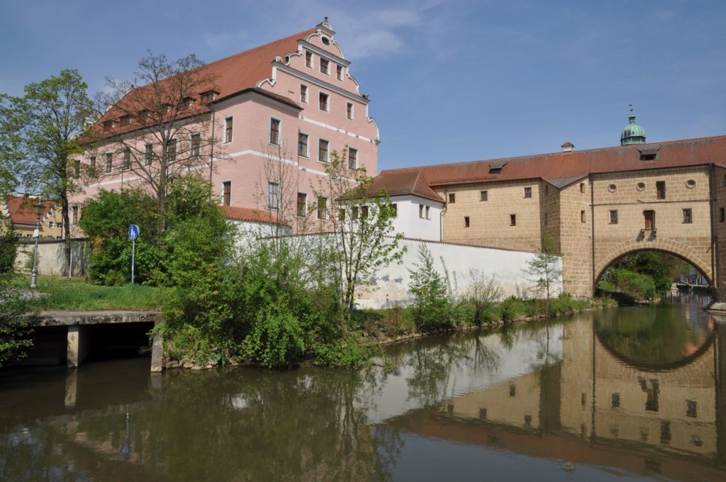 Schloss Amberg, lizensiert bei Adobe Stock