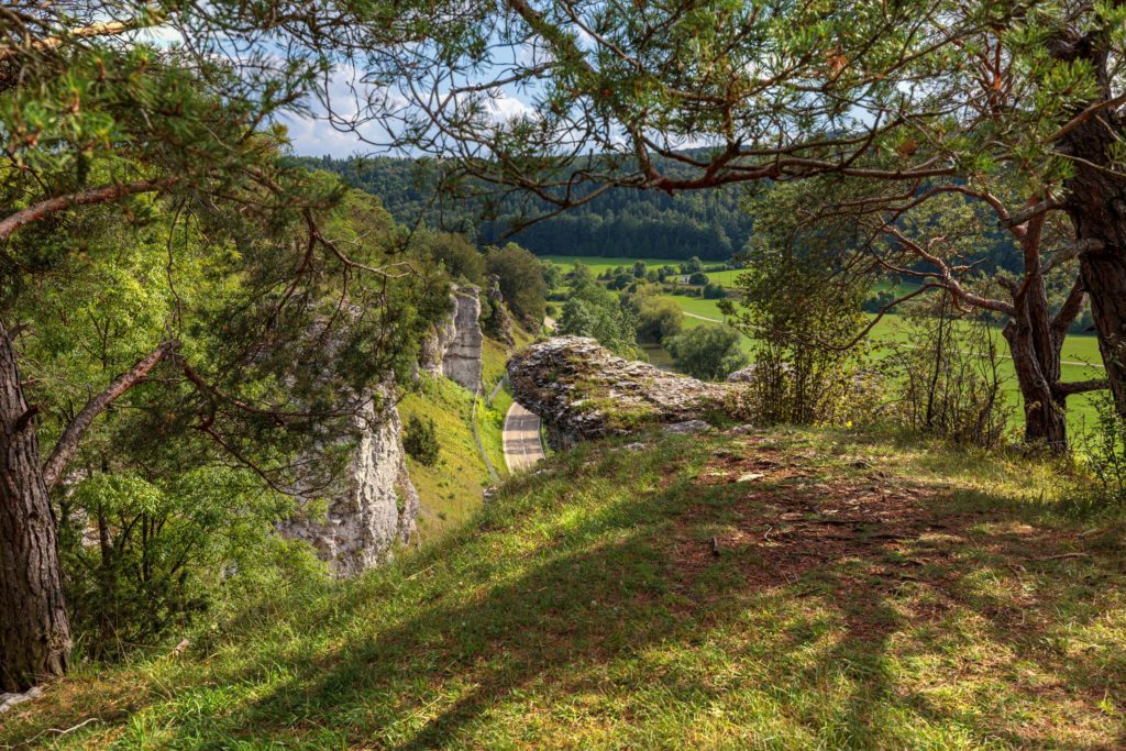 Juragebirge, lizensiert bei Adobe Stock