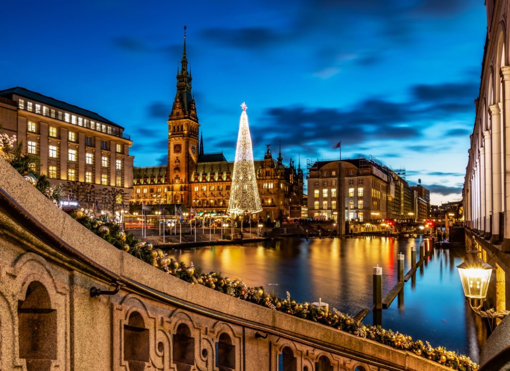 Hamburg, Rathaus, lizensiert bei Adobe Stock