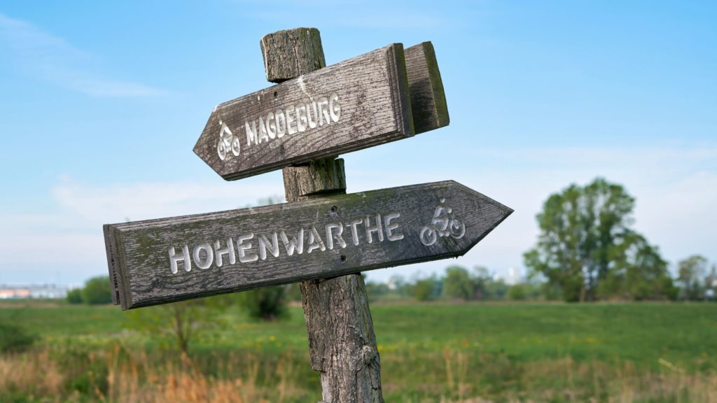 Radweg. lizensiert bei Adobe Stock