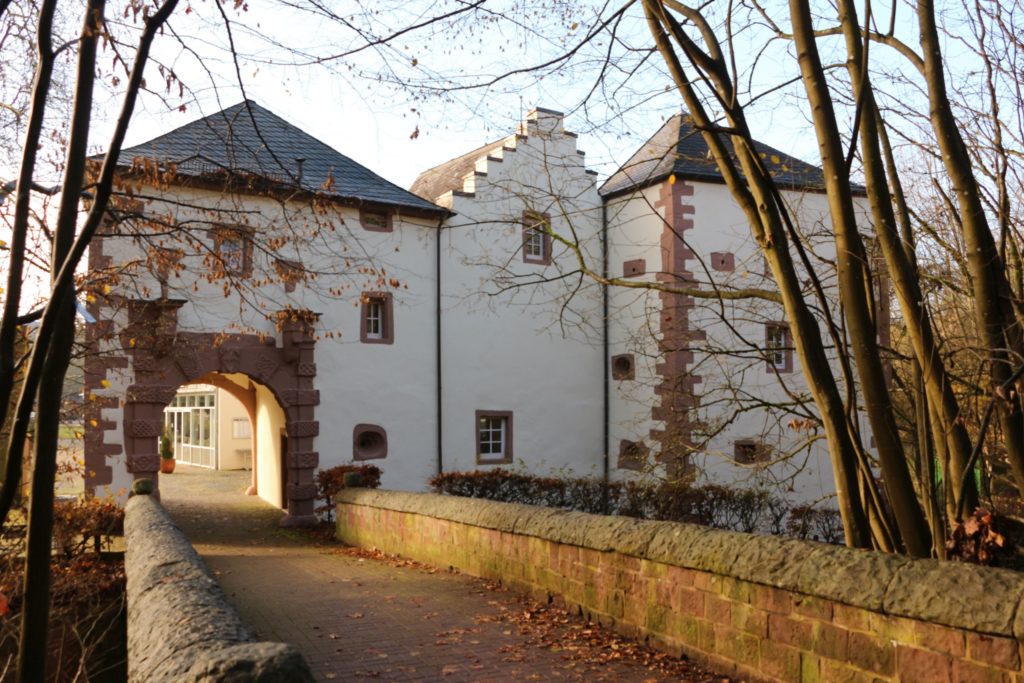 Burg Kerpen, lizensiert bei Adobe Stock