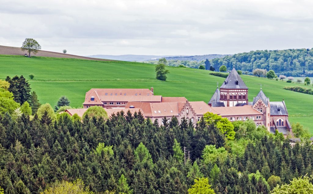 Arnold-Janssen-Gymnasium, lizensiert bei Adobe Stock