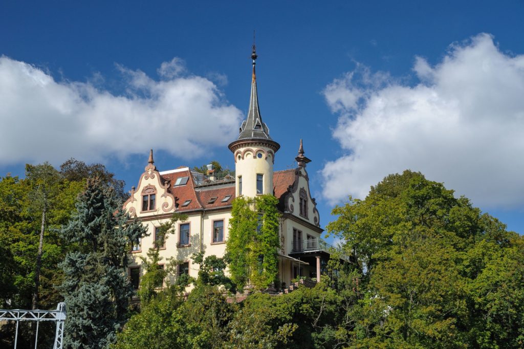 Schloss Gattersburg, lizensiert bei Adobe Stock