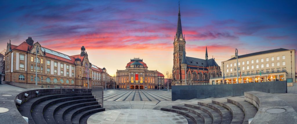 Oper und St. Petri Kirche in Chemnitz, lizensiert bei Adobe Stock