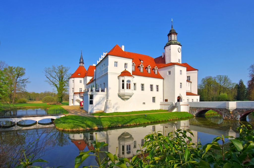 Fuerstlich Drehna Schloss, lizensiert bei Adobe Stock