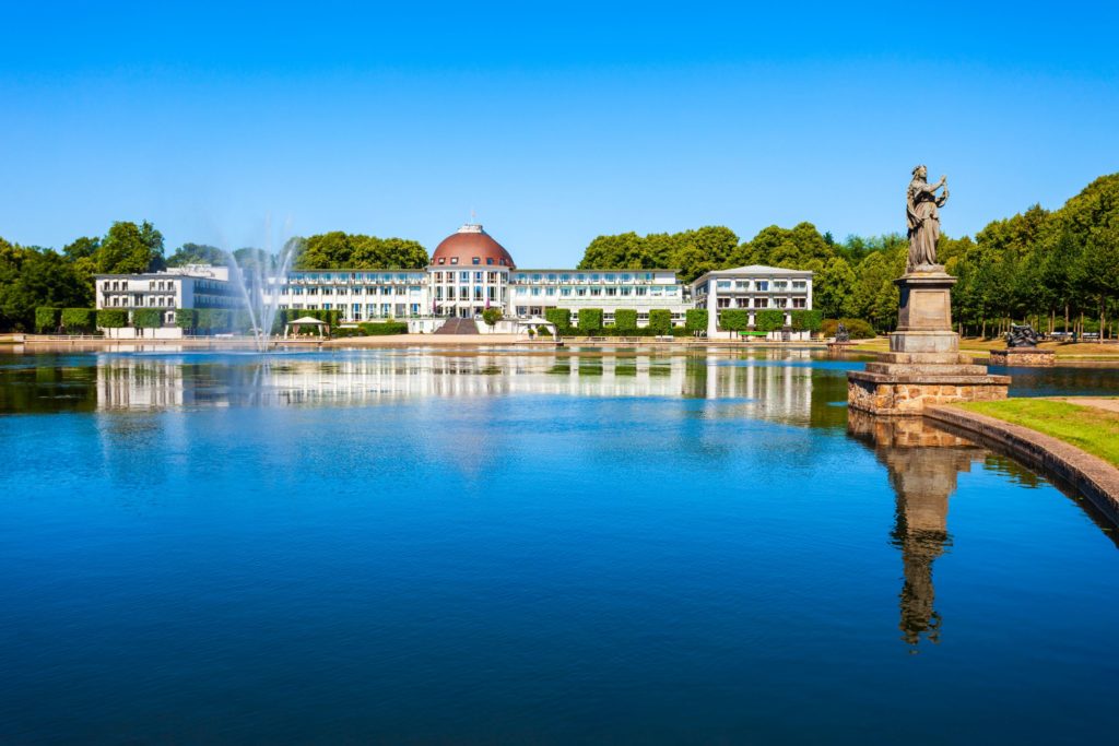 Hollersee im Bürgerpark, Bremen, lizensiert bei Adobe Stock