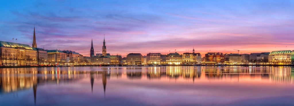 Binnenalster Hamburg, lizensiert bei Adobe Stock