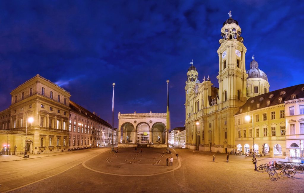 München Odeonsplatz. lizensiert bei Adobe Stock