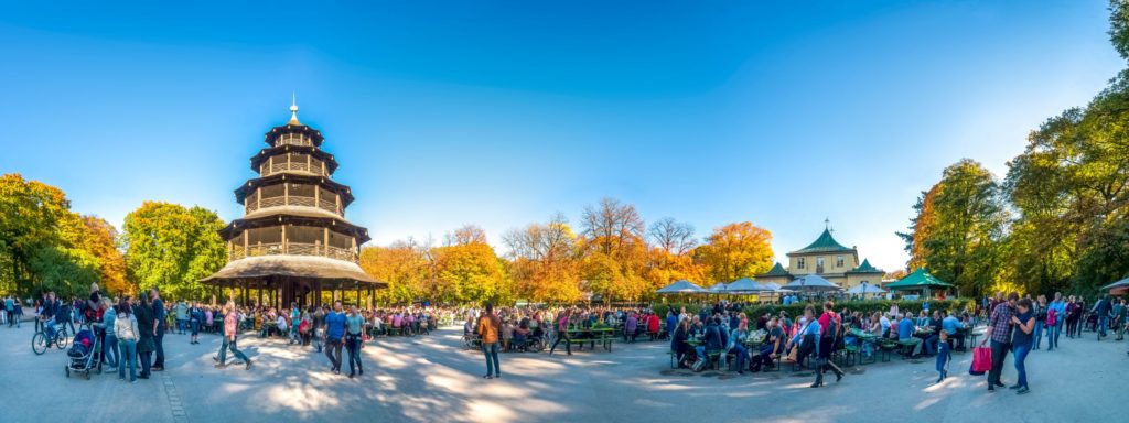 München. englischer Garten lizensiert bei Adobe Stock