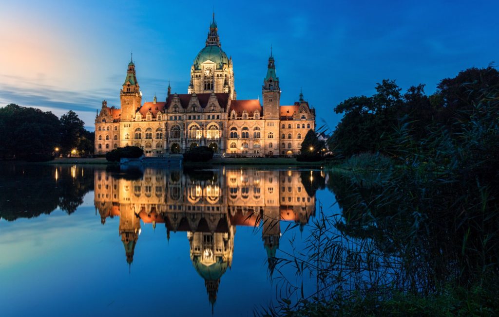 Hannover Neues Rathaus, lizensiert bei Adobe Stock