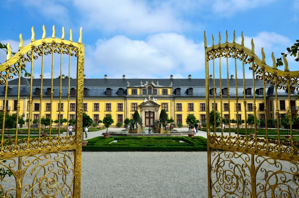 Hannover Schloss Herrenhausen, lizensiert bei Adobe Stock