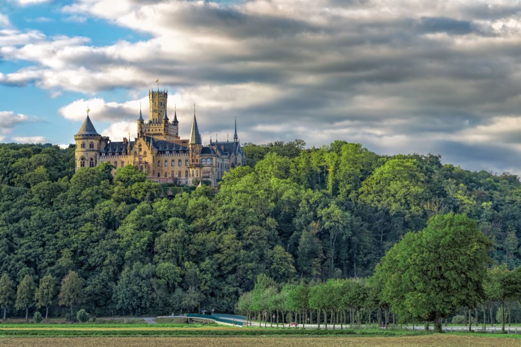 Schloss Marienburg, lizensiert bei Adobe Stock