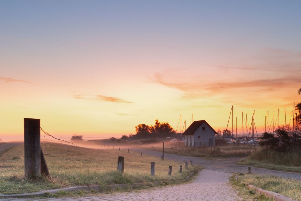 Sonnenaufgang Hiddensee, lizensiert bei Adobe Stock