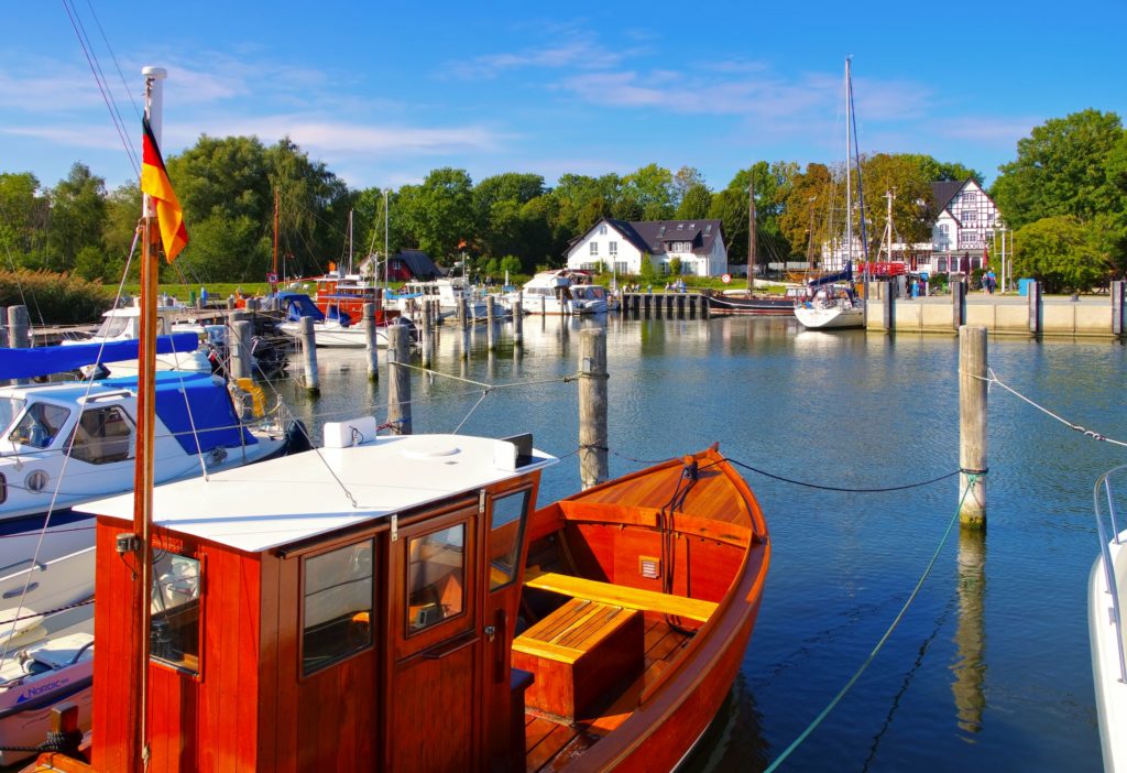 Hafen Kloster, lizensiert bei Adobe Stock