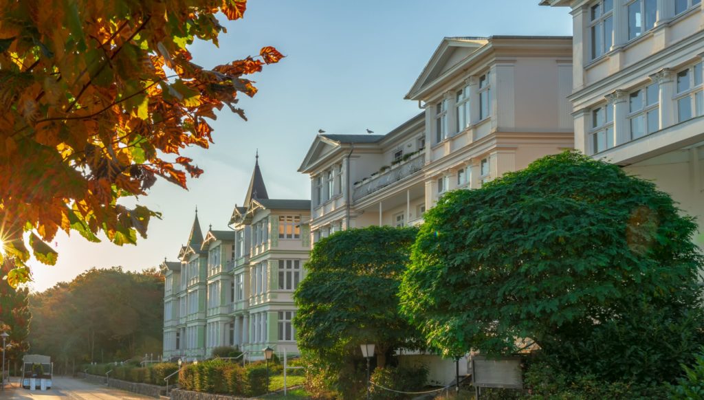 Strandpromenade Zinnowitz, lizensiert bei Adobe Stock