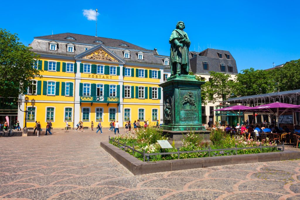 Beethoven Denkmal, lizensiert bei Adobe Stock