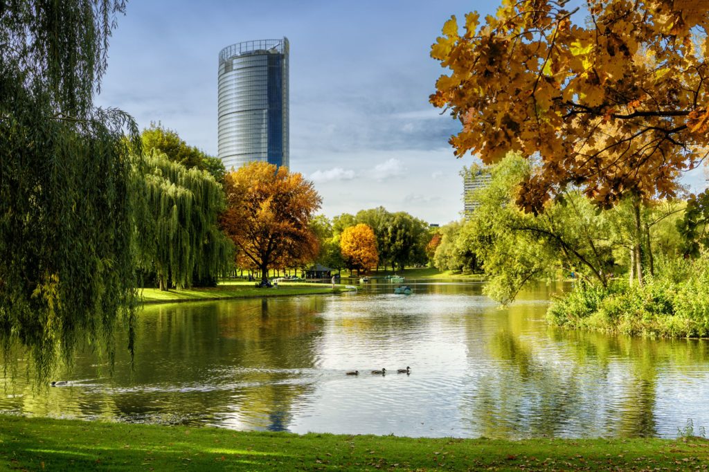 Rheinaue Park, lizensiert bei Adobe Stock