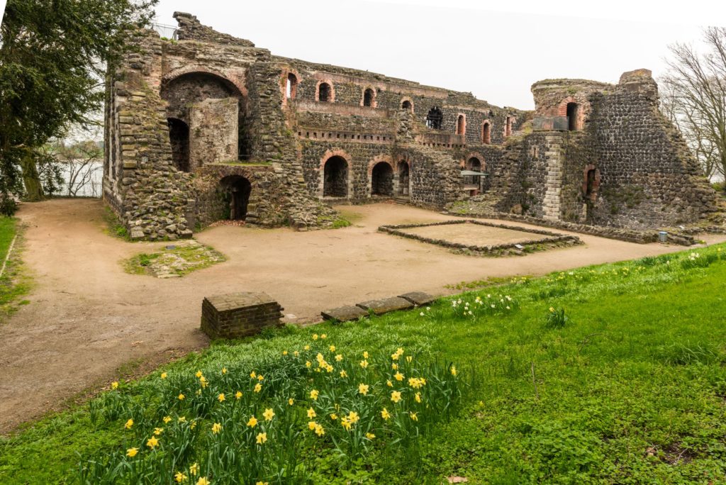 Kaiserpfalz Kaiserswerth, lizensiert bei Adobe Stock