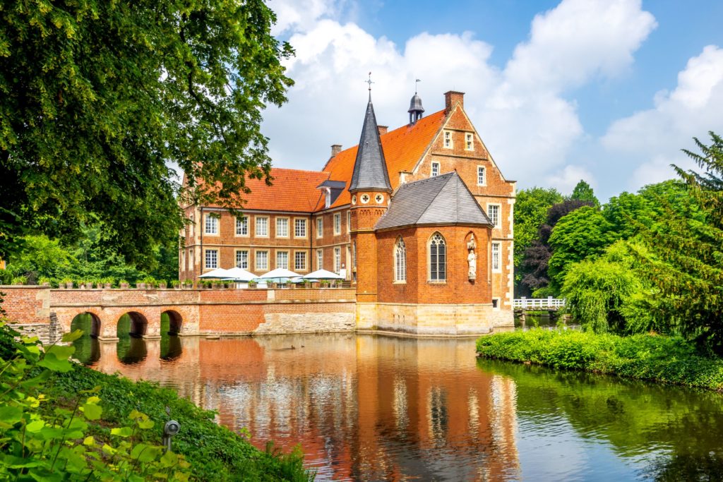 Burg Hülshoff, lizensiert bei Adobe Stock