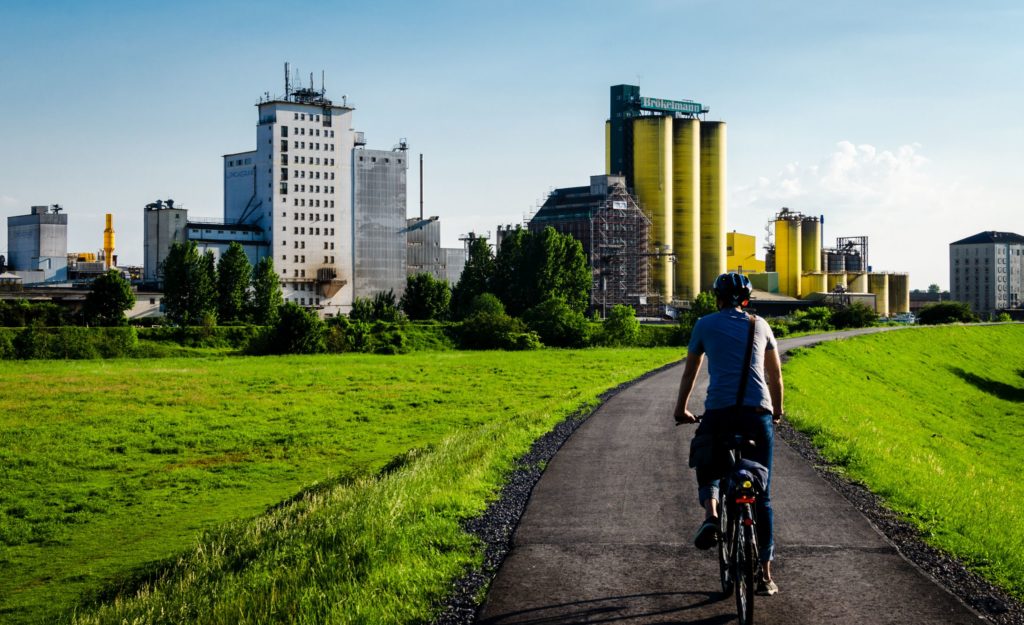 Hafen Hamm Radweg, lizensiert bei Adobe Stock