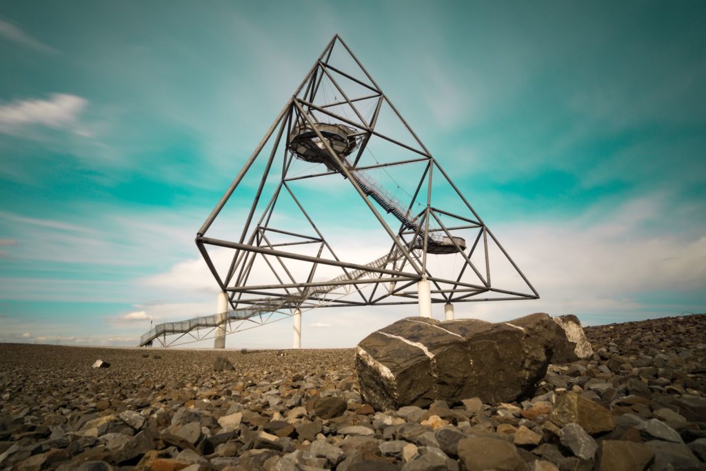 Haldendenkmal Tetraeder, lizensiert bei Adobe Stock