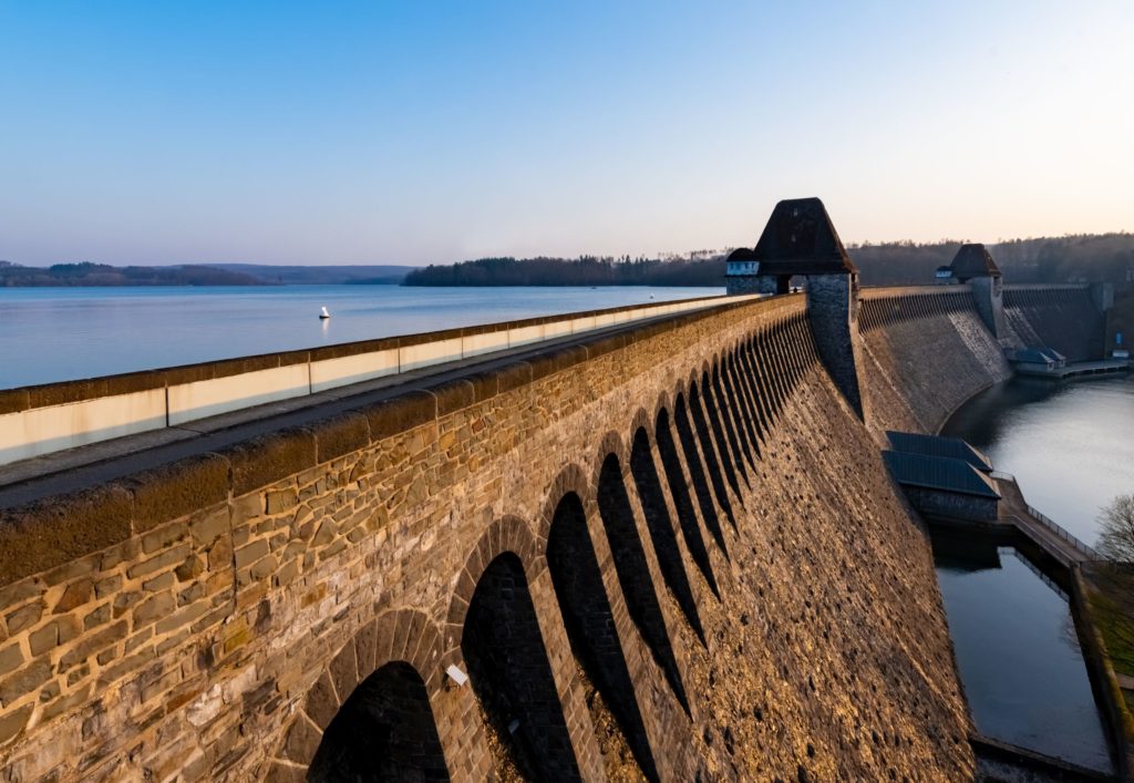 Möhnesee Talsperre, lizensiert bei Adobe Stock
