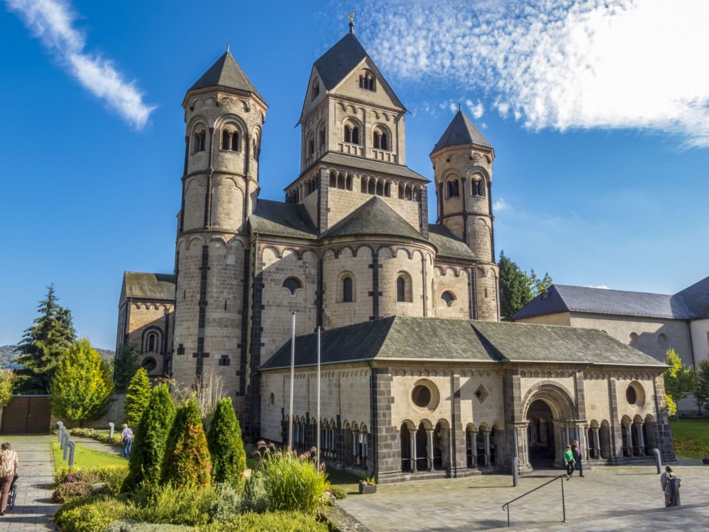 Bad Andernach, lizensiert bei Adobe Stock